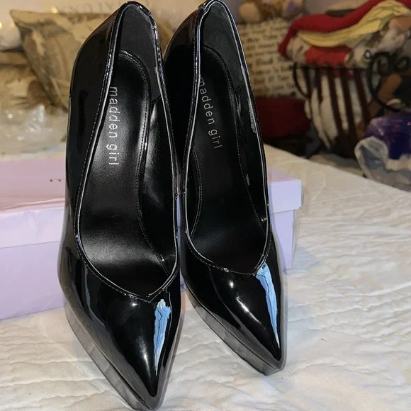 NIB MADDEN GIRL BLACK PATENT LEATHER STILETTO HEELS SZ 10 - Picture 9 of 9